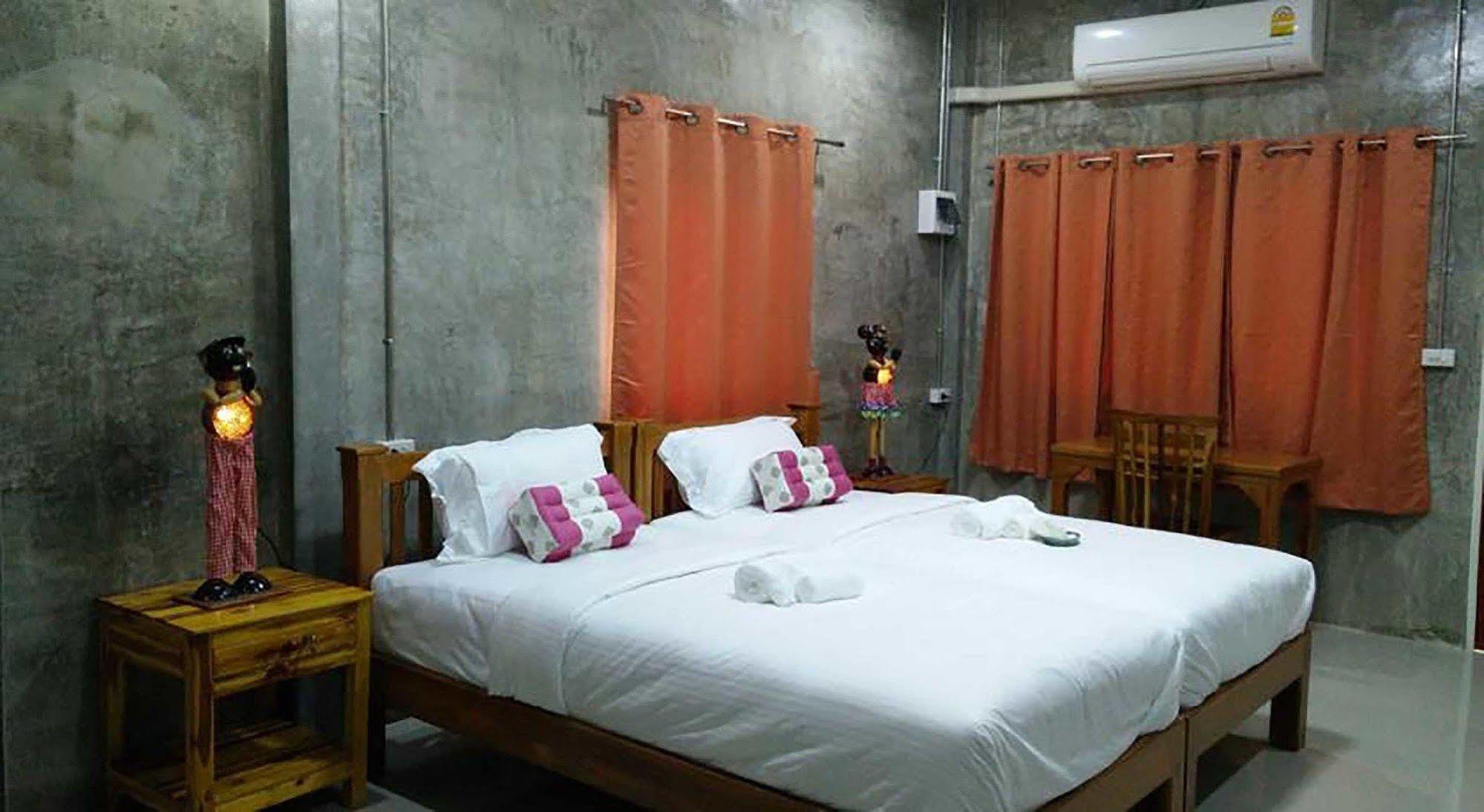 Pottery Street House Hotel Sukhothai Exterior photo
