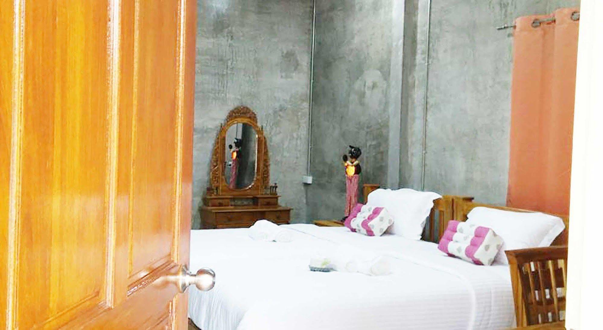Pottery Street House Hotel Sukhothai Exterior photo